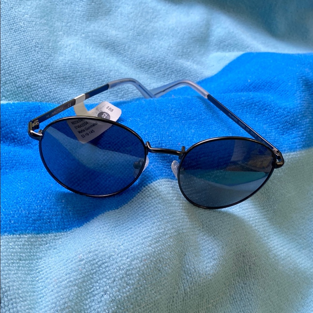 Nautica N9206SWM matte, gunmetal finish Oval Sunglasses